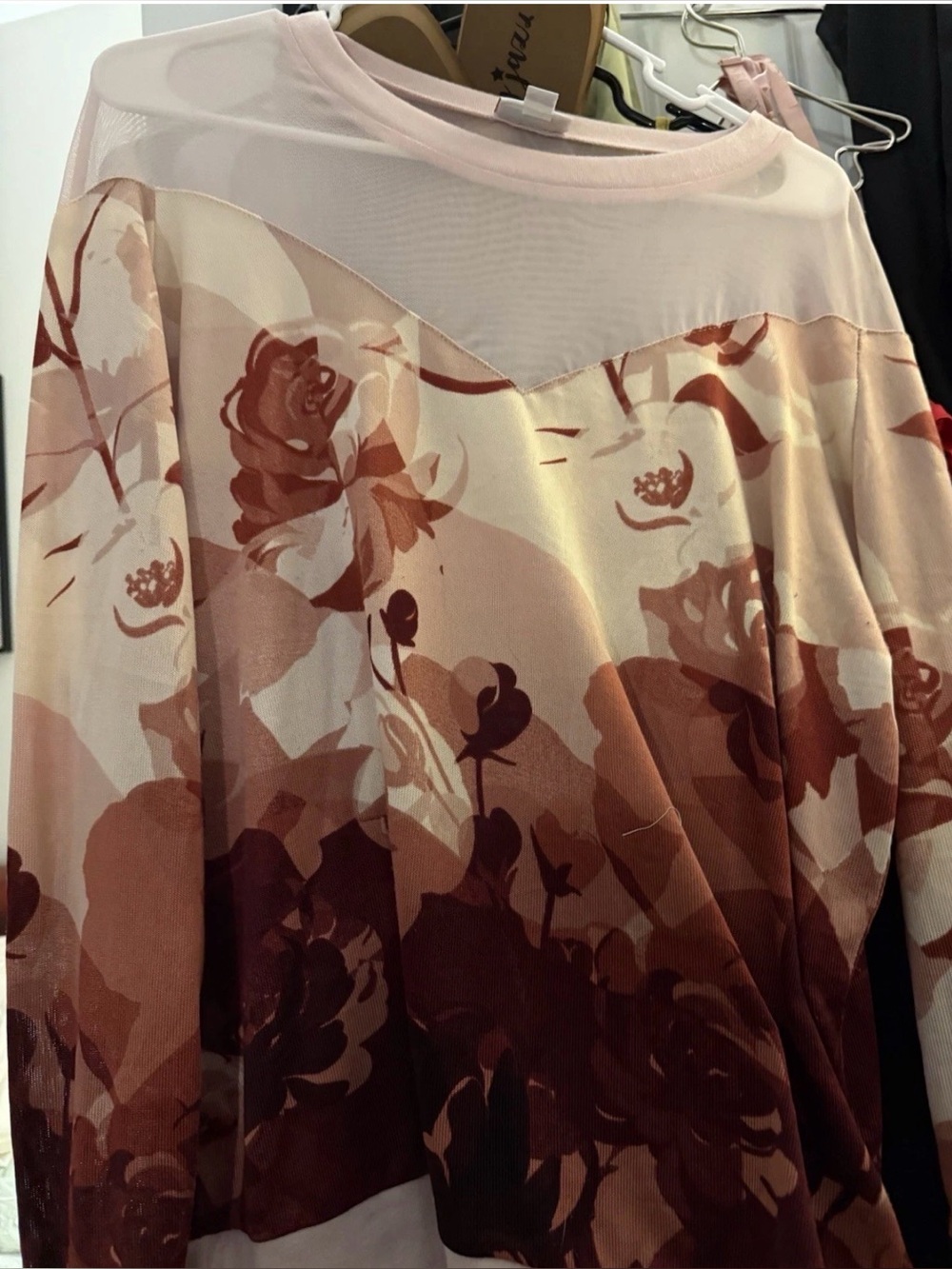 LuLaRoe ombré roses in Blush Mesh, stretchy, soft.  NWOT
